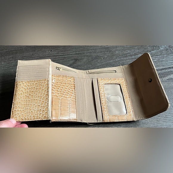Beautiful Nine West Wallet! - Picture 3 of 5